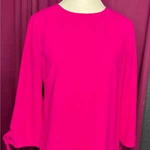 💃🏼💃🏼💃🏼CeCe brand bright pink dress. Cute tie sleeves. Size S. EUC.